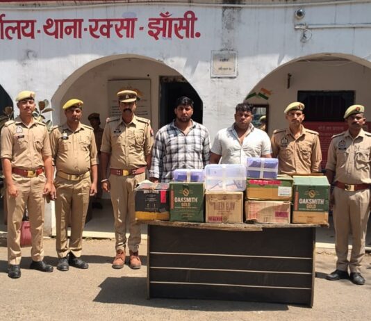 मुठभेड में गाड़ी सवार दो तस्कर गिरफ्तार, शराब की 256 बोतल, 1.32 लाख रुपए बरामद