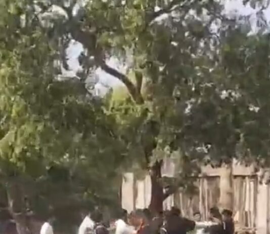 बीयू में परीक्षार्थियों से सुरक्षा गार्ड्स द्वारा दुर्व्यवहार व मारपीट से हंगामा