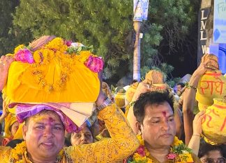 शोभायात्रा के साथ श्रीकुंज बिहारी मंदिर में श्रीमद भागवत कथा का शुभारंभ