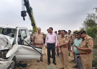 अयोध्या से दर्शन कर लौट रहे कार सवार ललितपुर के एक ही परिवार के 6 लोगों की मौत, 4 घायल
