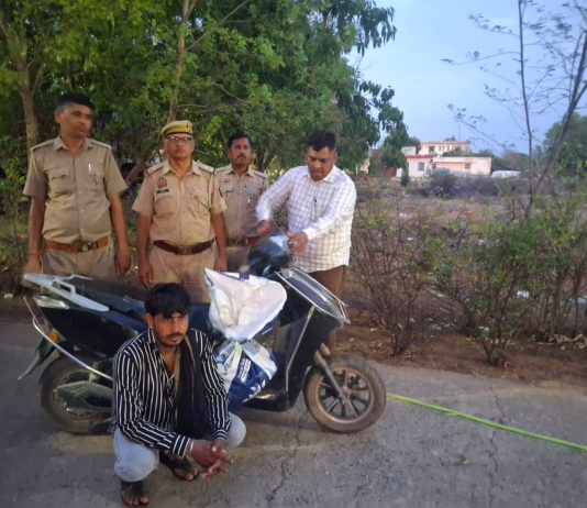इलेक्ट्रिक स्कूटर से 189.20 लीटर कच्ची व देशी शराब बरामद