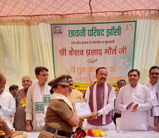 डिप्टी सीएम मौर्य द्वारा एनसीसी अधिकारी डॉ. शारदा सिंह सम्मानित