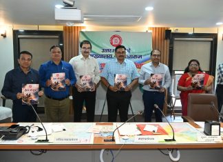 उमरे ‘रेल संगम’ के निर्माण विभाग विशेषांक व झांसी वैगन मरम्मत कारखाना की ‘रेल मंजूषा’ विमोचित