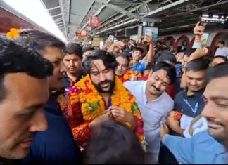 बागेश्वर धाम पीठाधीश्वर धीरेन्द्र शास्त्री ने कहा – धर्मांतरण करवाने वालों की ठठरी बांधेंगे