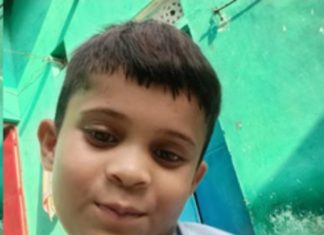 खेल खेल में झूले के फंदे में फंसने से मासूम ऋतिक ने दम तोड़ा