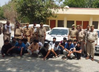 समथर में मकान में जुआ खेलते 13 गिरफ्तार