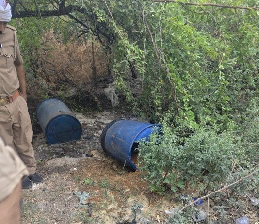 आबकारी टीम द्वारा 375 लीटर कच्ची शराब बरामद