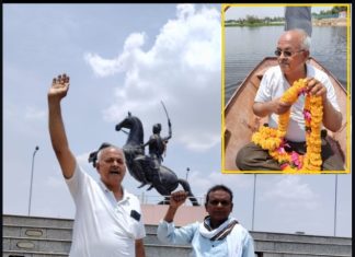 अभावों में शौर्य और बलिदान के प्रति भाव, जलकुंभी चीर किया माल्यार्पण