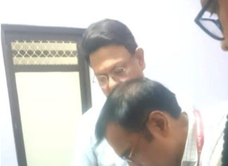 #Jhansi छापे में अवैध अल्ट्रासाउंड सेंटर पकड़ा, दो संचालक भाग निकले