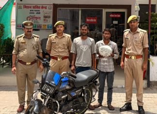 चोरी की बाइक से झांसी के मोहल्लों में गांजा की बिक्री