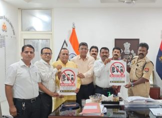 झांसी के प्रतिष्ठानों में चेहरा छिपा कर नो एंट्री