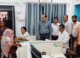 मंडल रेल चिकित्सालय में शिविर में ठेका सफाई कर्मियों का स्वास्थ्य जांचा