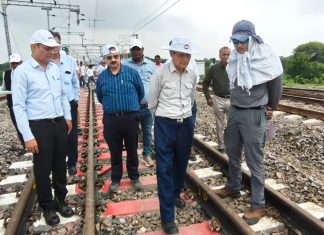 सीआरएस ने किया खुरहंड–अतर्रा–बदौसा दोहरीकृत रेल खंड का विस्तृत निरीक्षण