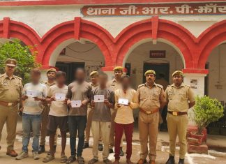 यात्रियों से चुराये गये 5 एन्ड्रॉयड मोबाइल फोन सहित 5 गिरफ्तार