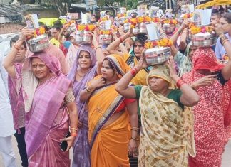 काशी से झांसी पहुंची पावन ‘कलश-रथ यात्रा’