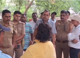किला की तहलटी में घुटना टेक हनुमान मंदिर के निकट शव के अंतिम संस्कार पर दौड़ी पुलिस