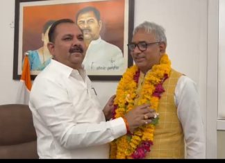 पूर्व सांसद ने बुंदेलखंड राज्य के लिए सदर विधायक से मांगा समर्थन