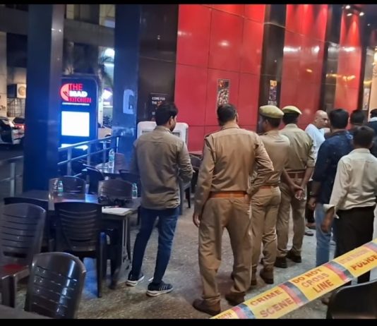 #Jhansi द मैड किचिन में खाना खाते युवक को मारी गोली, गंभीर