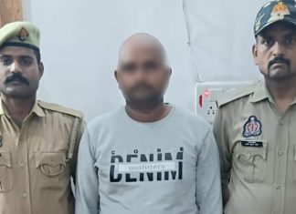 डकैती के 12 हजार रुपए सहित फरार तीसरा आरक्षी गिरफ्तार