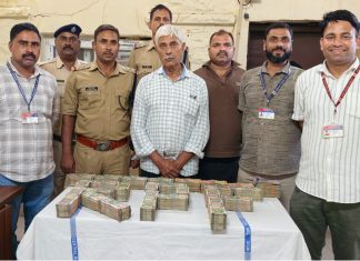 ट्रेन से 63 लाख रुपये बरामद, एक व्यक्ति पकड़ा गया