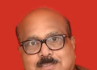 उद्घाटन के 25 दिन में ही ‘अमृत भारत’ टीकमगढ़ स्टेशन की छत बेदम, प्लेटफॉर्म शेड से झरना फूटा