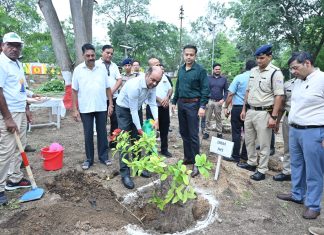 स्वतंत्रता दिवस पर आरपीएफ परिसर में योग स्थल के समीप वृहद वृक्षारोपण