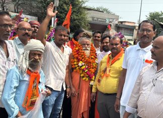 गंगाजल कावड़ यात्रा का पुष्प वर्षा कर किया भव्य स्वागत