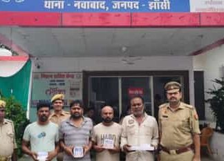 वृद्ध को तमंचा अड़ा कर लूट करने वाले 4 बदमाश गिरफ्तार