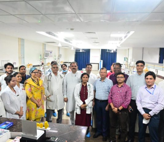 विधायक रवि शर्मा ने मरीजों से सीधे संवाद कर जाना हाल, चिकित्सा सुविधाओं की ली जानकारी