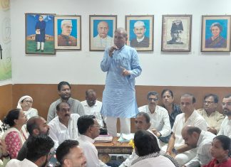 कांग्रेस कार्यकर्ता 2027 में योगी सरकार को उखाड़ फेंकने के लिए तैयार