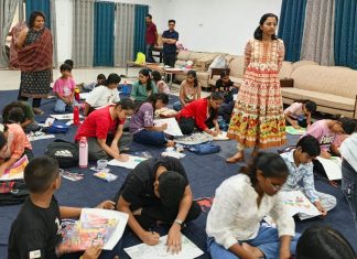 रेलगाड़ी से रेलयात्रा तक, जेन अल्फा ने रंगों से बयां किए अपने सपने
