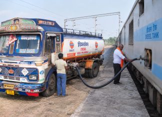 खजुराहो स्टेशन पर उमरे का पहला स्मार्ट HSD ऑयल डिलीवरी सिस्टम शुरू