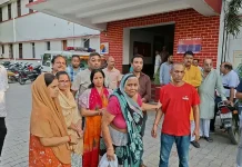वृद्धा को स्कूटी से टक्कर मारने के विरोध पर साहू परिवार की मारपीट