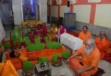 साधकों की कठौर साधना, शरीर पर ज्वारे बोए