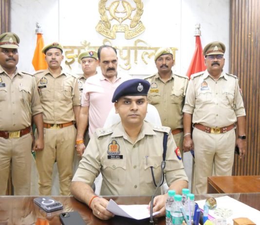 फैक्ट्री में बन रही थी नकली विल्स, गोल्ड फ्लेक सिगरेट