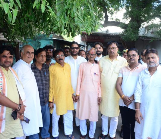 बुंदेलखंड राज्य अनशनकारियों को सोते में उठा ले गई पुलिस