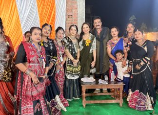 श्री गहोई वैश्य पंचायत के पंच डॉ० संदीप सपत्नीक गरबा व दशहरा मिलन समारोह में सम्मिलित