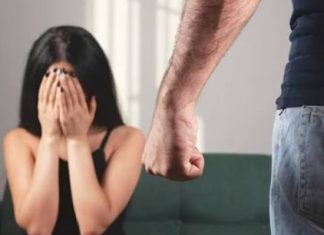 दोस्त के फ्लैट और होटल में किया बार बार दुष्कर्म