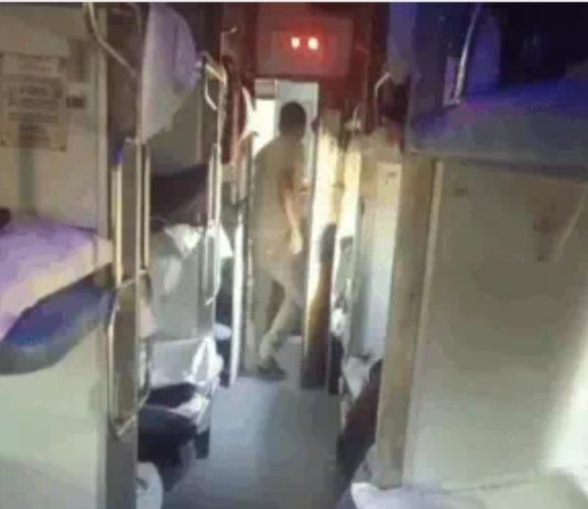 खाने के पर्चे बांट रहे अवैध वेंडर द्वारा पेंट्रीकार मैनेजर पर हमला