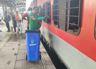 विशेष अभियान 6.0: ‘कोच-टू-कोच’ चलित डस्टबिन प्रणाली